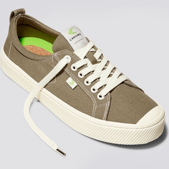 Cariuma Sand Contrast Thread Canvas Shoes - Picture 2 of 6